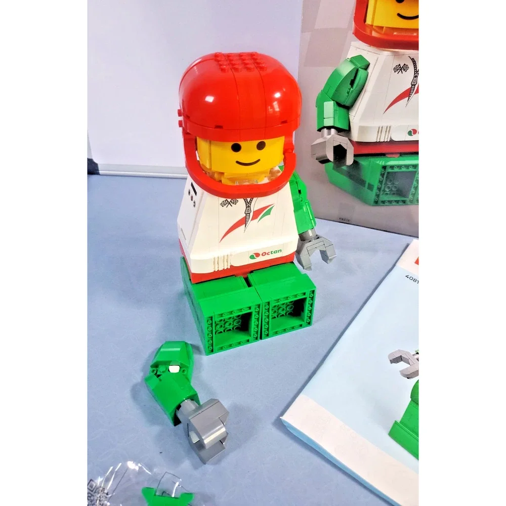 LEGO 40819 Up-Scaled Racing Driver Minifigure Built Complete Box Manual